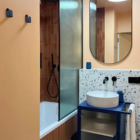 Apartment Mid Modern